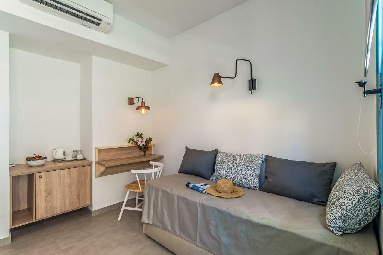 Livikon By The Sea Aparthotel Khora Sfakion Exterior photo